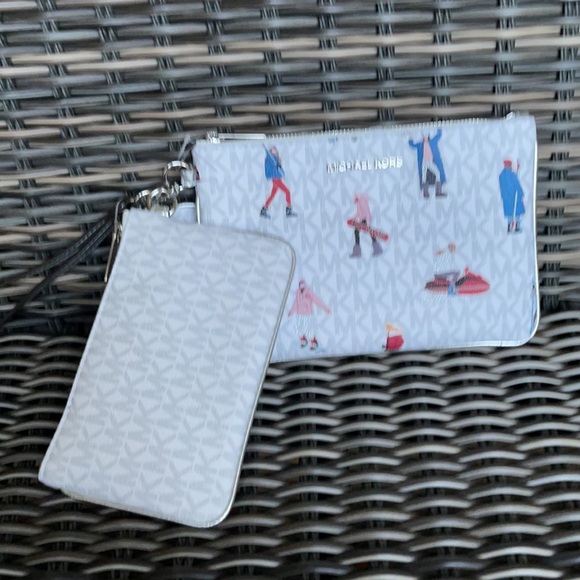 Michael Kors Jet Set Girls Wristlet Trio - Picture 15 of 16